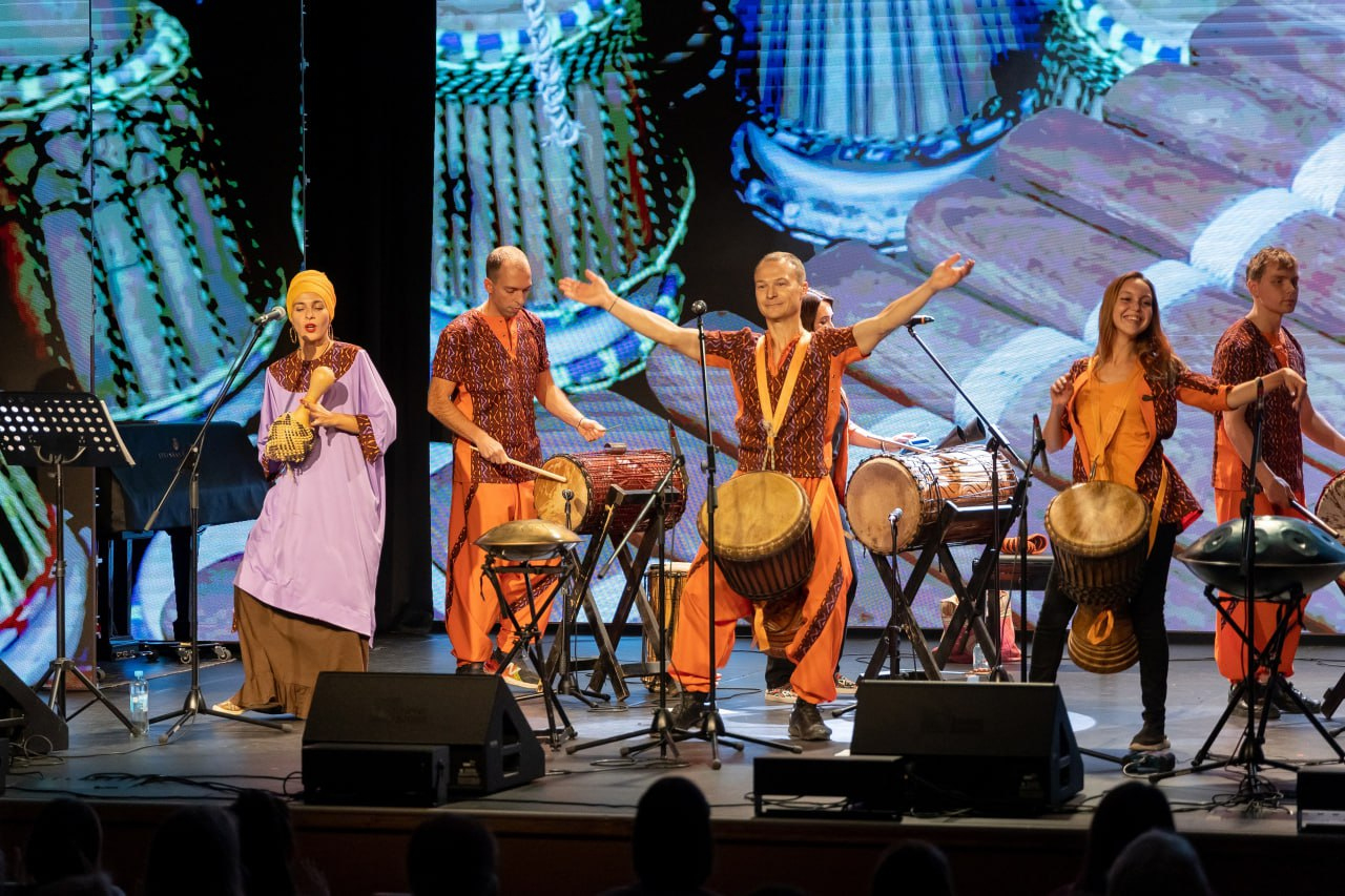 Африканские барабаны в концерте группы SHEKERE.