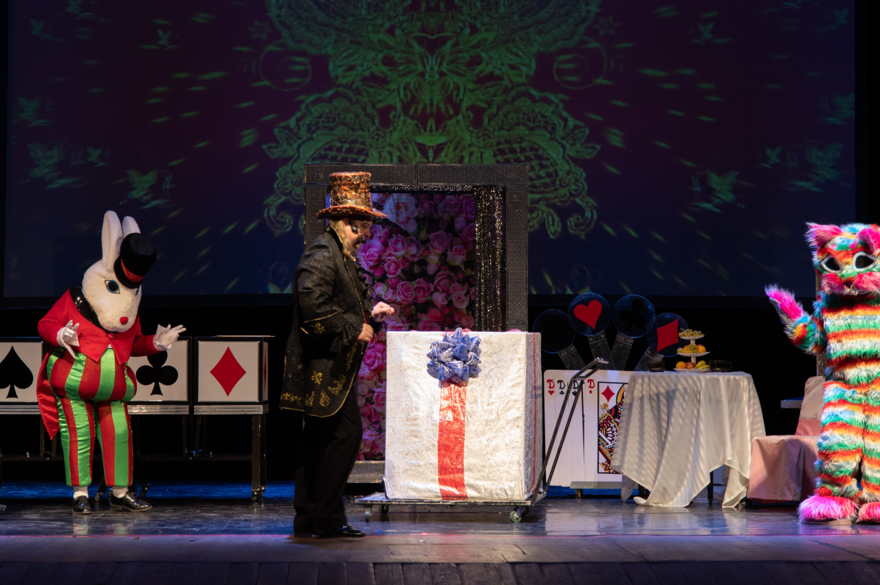 Алиса в стране чудес